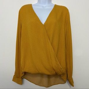 Everly Ladies Size Small Cross Over Front Top